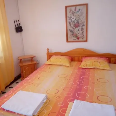 Vendégház Roza *