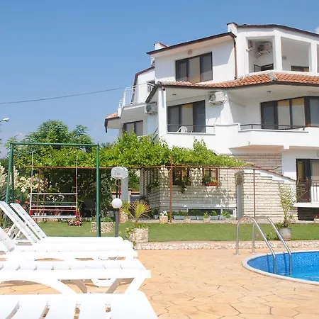 Pensión Roza Balchik