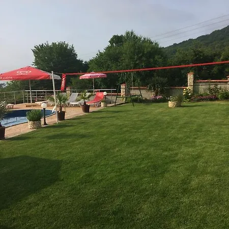 Roza Guest house *