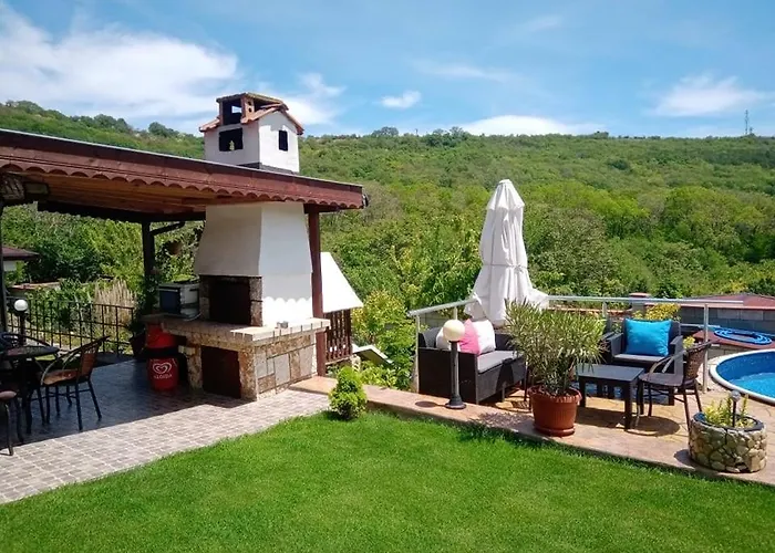 Къща за гости Roza