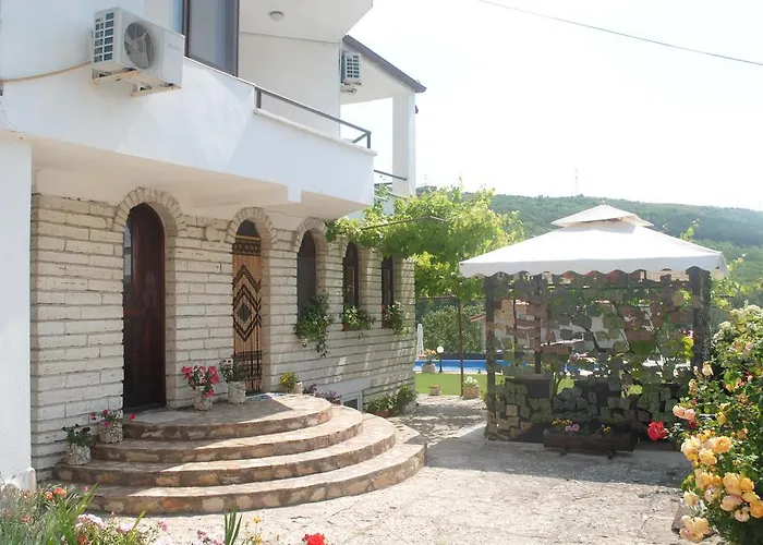 Roza Къща за гости *