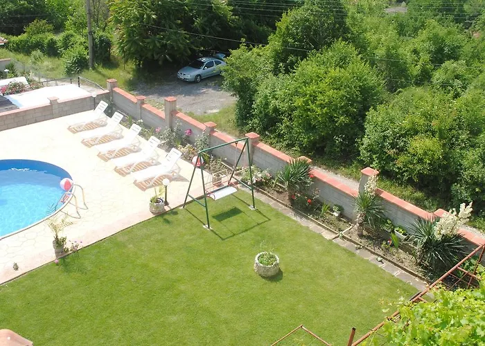 Roza Къща за гости *